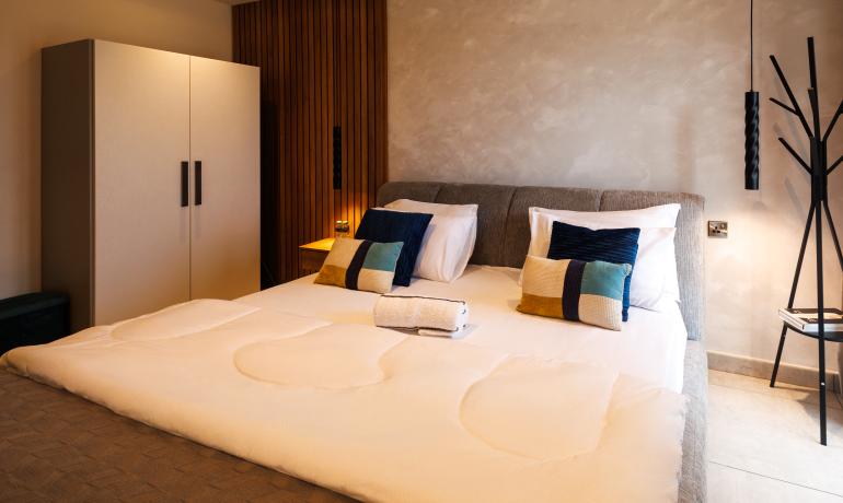 One-Bedroom Premium-SIG-AM601
